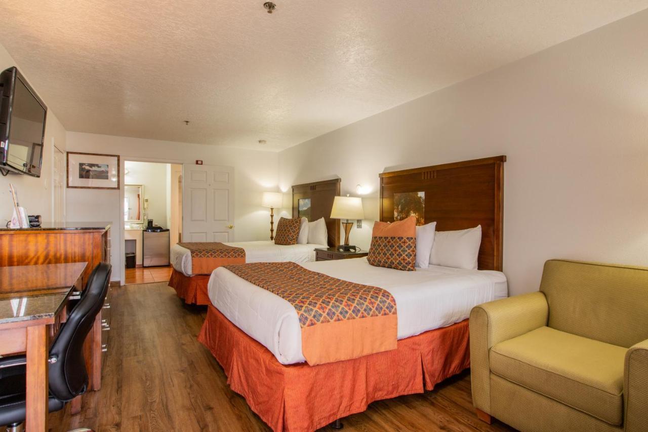 Sandia Peak Inn Old Town Abq, A Howard Johnson By Wyndham Альбукерке Экстерьер фото
